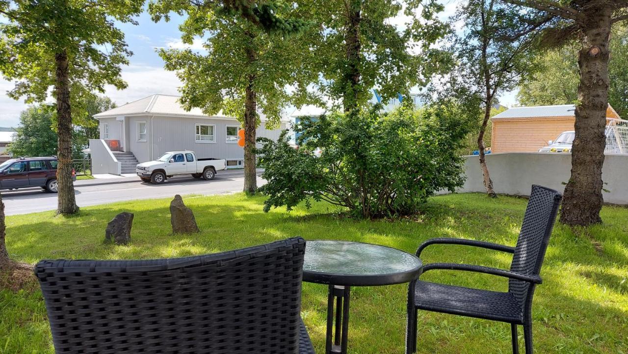 B&B Rooms Husavik 3 Экстерьер фото