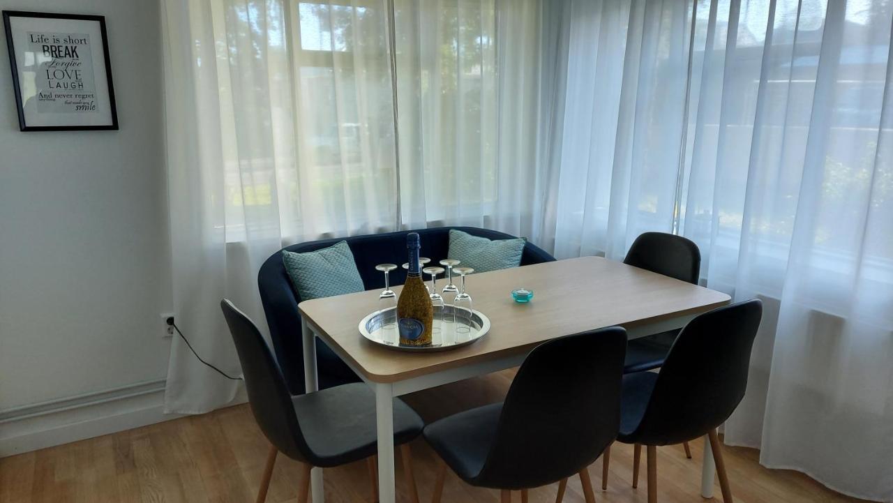 B&B Rooms Husavik 3 Экстерьер фото
