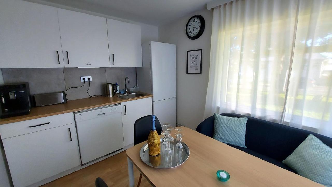 B&B Rooms Husavik 3 Экстерьер фото