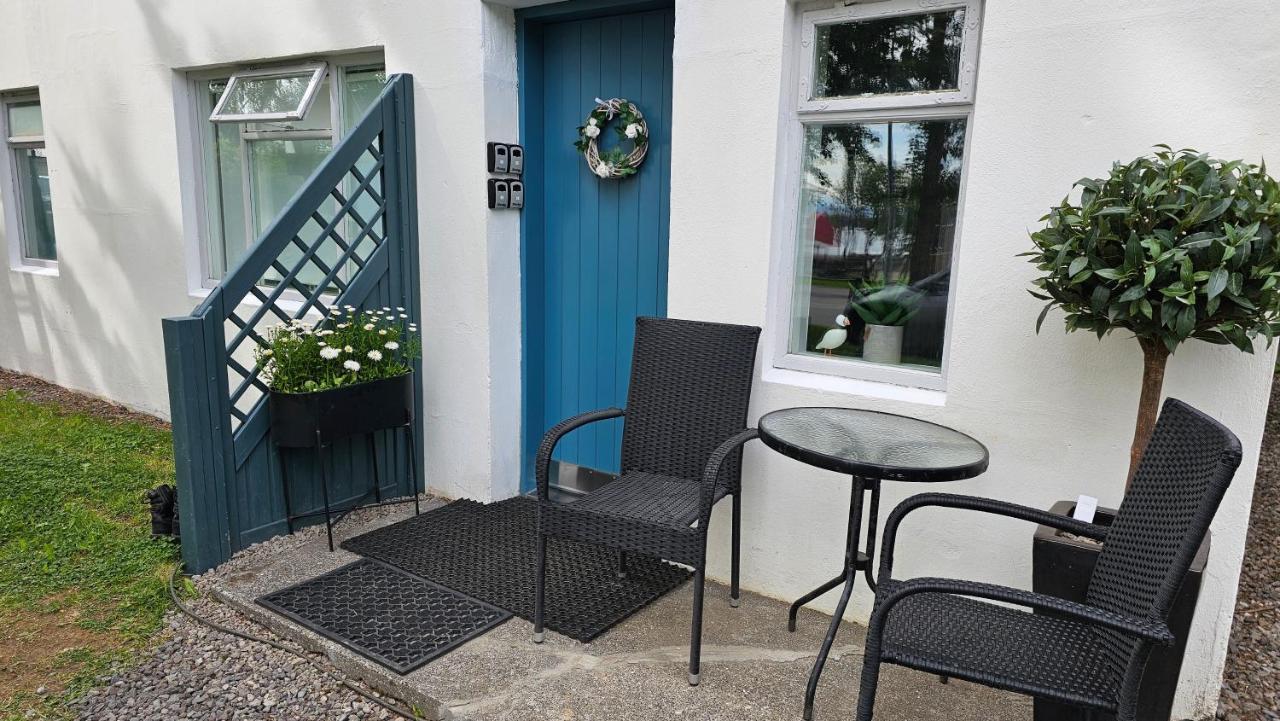 B&B Rooms Husavik 3 Экстерьер фото
