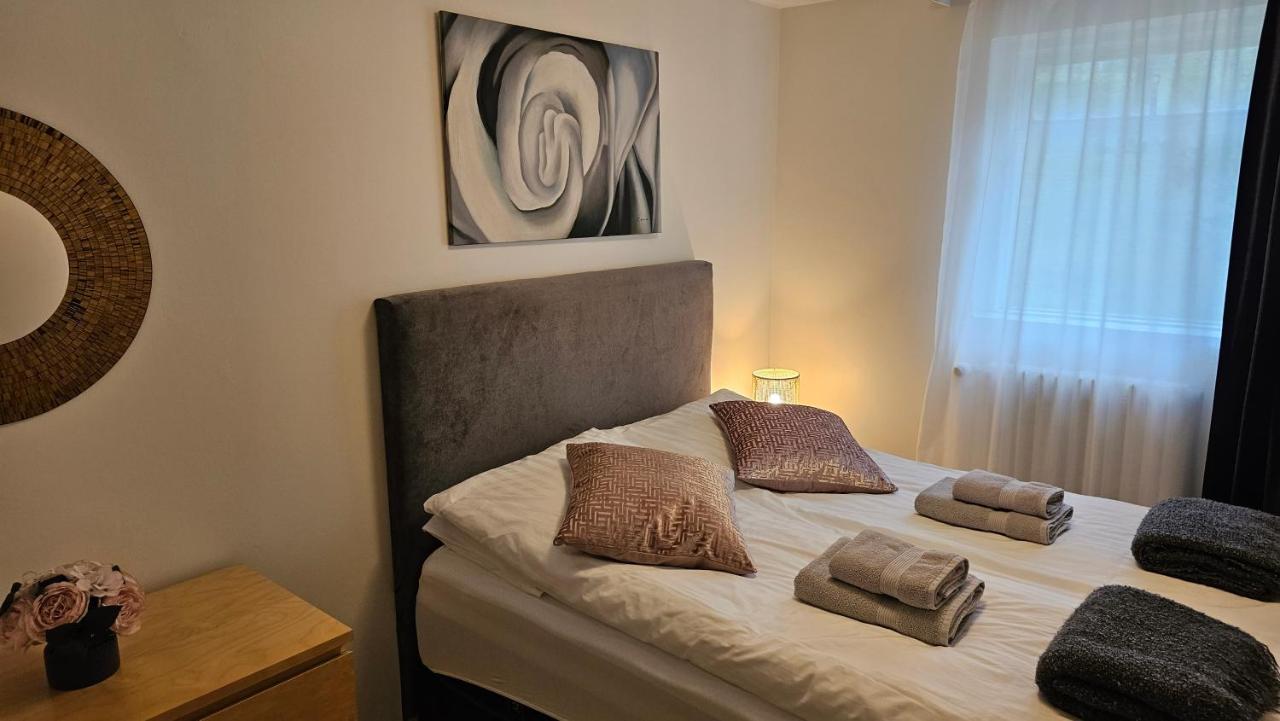 B&B Rooms Husavik 3 Экстерьер фото